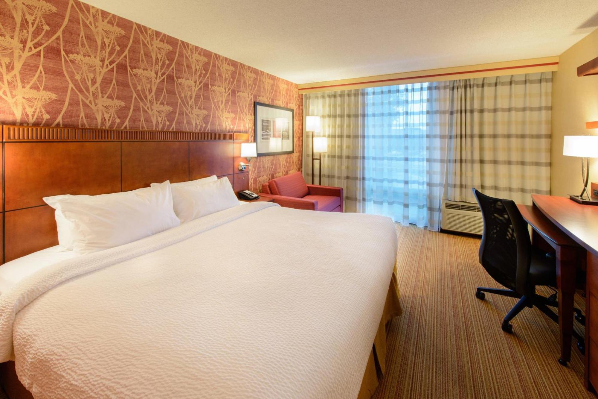 Courtyard By Marriott Canton North Canton Exterior photo