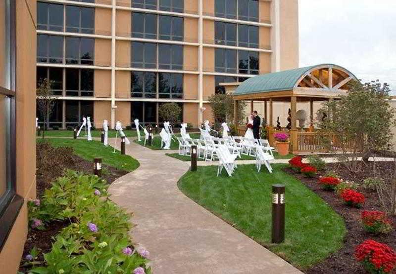 Courtyard By Marriott Canton North Canton Exterior photo